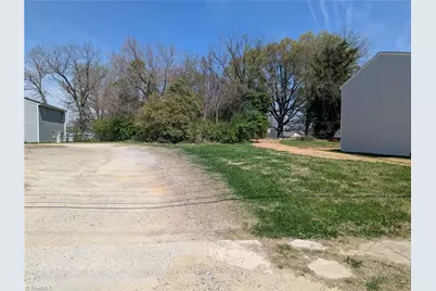 505 E Grimes Avenue, High Point, NC 27260 - Photo 4