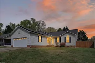 11 Oak Meadow Ln, Thomasville, NC 27360 - Photo 10