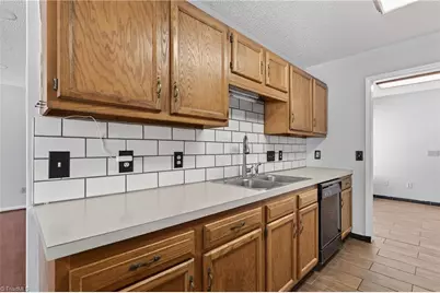 11 Oak Meadow Lane, Thomasville, NC 27360 - Photo 24