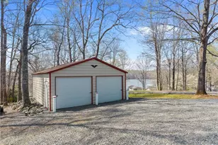 435 Lake Dr, Lexington, NC 27292 - Photo 4