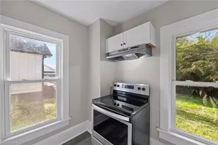 312 Cleveland Ave, Burlington, NC 27215 - Photo 8