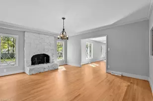 904 Pebble Dr, Greensboro, NC 27410 - Photo 8
