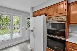 904 Pebble Dr, Greensboro, NC 27410 - Photo 16