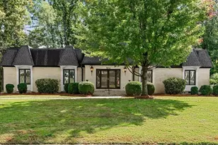 904 Pebble Dr, Greensboro, NC 27410 - Photo 2