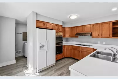 904 Pebble Drive, Greensboro, NC 27410 - Photo 14