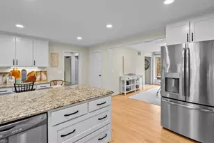 1115 Pebble Dr, Greensboro, NC 27410 - Photo 14