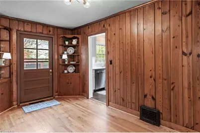 2413 Walker Avenue, Winston-Salem, NC 27103 - Photo 8