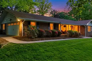 1515 Holly Cir, Wilkesboro, NC 28697 - Photo 2