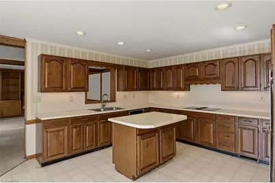 1011 Greenhurst Road, Winston-Salem, NC 27104 - Photo 14