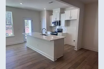 1304 Hammond Drive, Mebane, NC 27302 - Photo 4