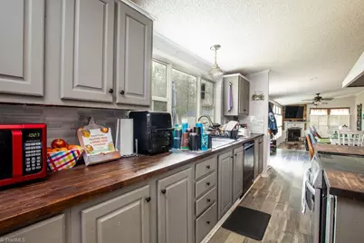 305 Whispering Oaks Drive, Lexington, NC 27292 - Photo 8