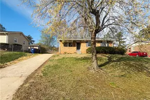 1447 E Sedgefield Dr, Winston-Salem, NC 27107 - Photo 1