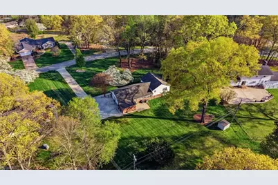 2005 Hunterwoods Drive, High Point, NC 27265 - Photo 38