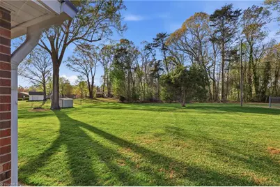 2005 Hunterwoods Drive, High Point, NC 27265 - Photo 34