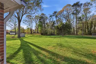 2005 Hunterwoods Dr, High Point, NC 27265 - Photo 34