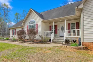 4619 Plantation Manor Dr, Randleman, NC 27317 - Photo 4