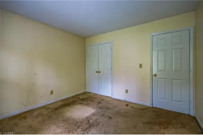 2021 Warwickshire Drive, Greensboro, NC 27455 - Photo 12