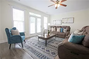 6 Viburnum Ln, Greensboro, NC 27455 - Photo 2