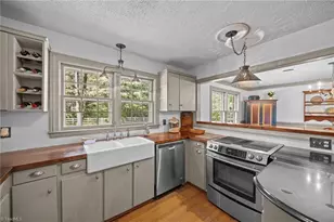 502 W Hunter St, Madison, NC 27025 - Photo 14