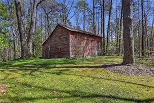 4285 Shattalon Dr, Winston-Salem, NC 27106 - Photo 48