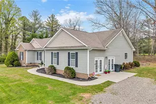 2228 Sparta Rd, North Wilkesboro, NC 28659 - Photo 2