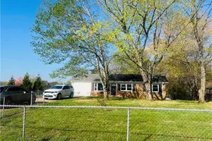 236 Badgett Ave, Mount Airy, NC 27030 - Photo 2