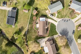 403 Eden Ct, Graham, NC 27253 - Photo 4