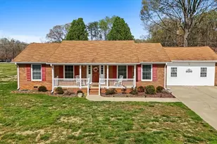 2081 Northcrest Dr, Elon, NC 27244 - Photo 2