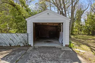 108 Markham St, Burlington, NC 27215 - Photo 30