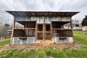 120 Ivy Green Ln, Lowgap, NC 27024 - Photo 32