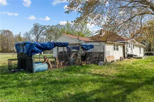 366 Brooks Rd, Reidsville, NC 27320 - Photo 10