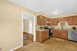 8140 Haw River Rd, Kernersville, NC 27284 - Photo 12