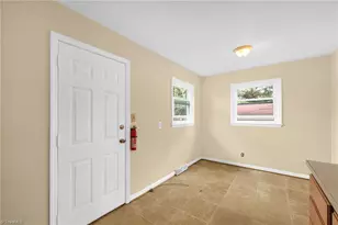 8140 Haw River Rd, Kernersville, NC 27284 - Photo 16