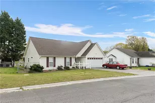 2080 Saponi Village Ct, Winston-Salem, NC 27127 - Photo 2