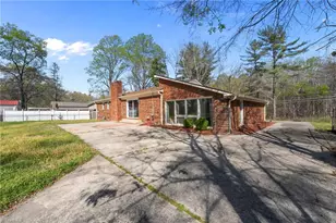 538 E Stadium Dr, Eden, NC 27288 - Photo 34