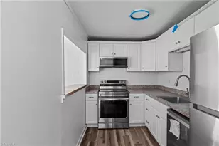 1739 S Hawthorne Rd, Winston-Salem, NC 27103 - Photo 8