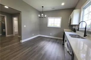 12 Forsyth St, Thomasville, NC 27360 - Photo 12