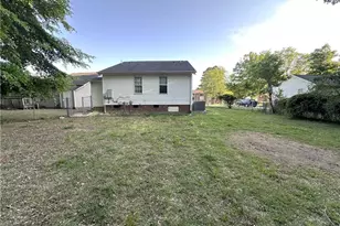 2127 Fairbrother St, Greensboro, NC 27405 - Photo 8