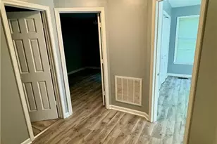 2127 Fairbrother St, Greensboro, NC 27405 - Photo 6