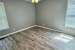 2127 Fairbrother St, Greensboro, NC 27405 - Photo 12