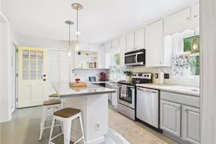 1600 Gracewood Dr, Greensboro, NC 27408 - Photo 20