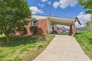 1600 Gracewood Dr, Greensboro, NC 27408 - Photo 4