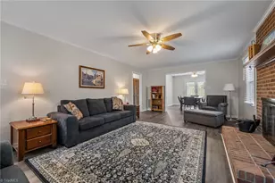 418 Wildwood Ln, Graham, NC 27253 - Photo 8