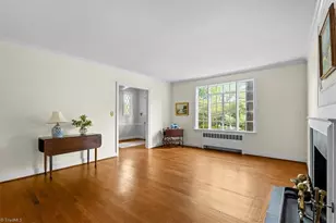 812 Dover Rd, Greensboro, NC 27408 - Photo 8