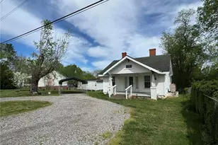 1781 Brushy Mountain Rd, Wilkesboro, NC 28697 - Photo 4