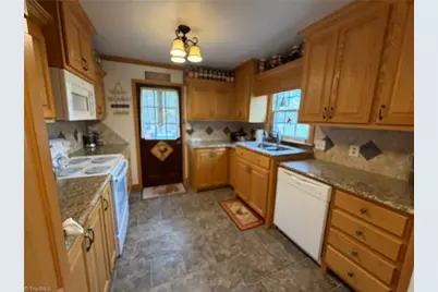 130 Winchester Drive, King, NC 27021 - Photo 8