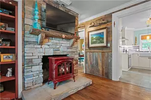 3203 Edgewater Dr, Greensboro, NC 27403 - Photo 12