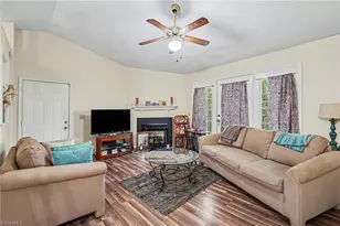 802 Folly Ct, Greensboro, NC 27409 - Photo 2