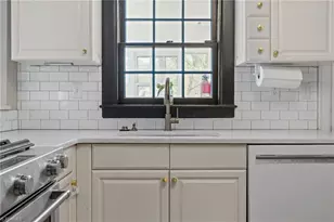 402 Westdale Pl, Greensboro, NC 27403 - Photo 16