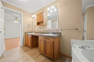 5150 Paramount Rd, Pfafftown, NC 27040 - Photo 18